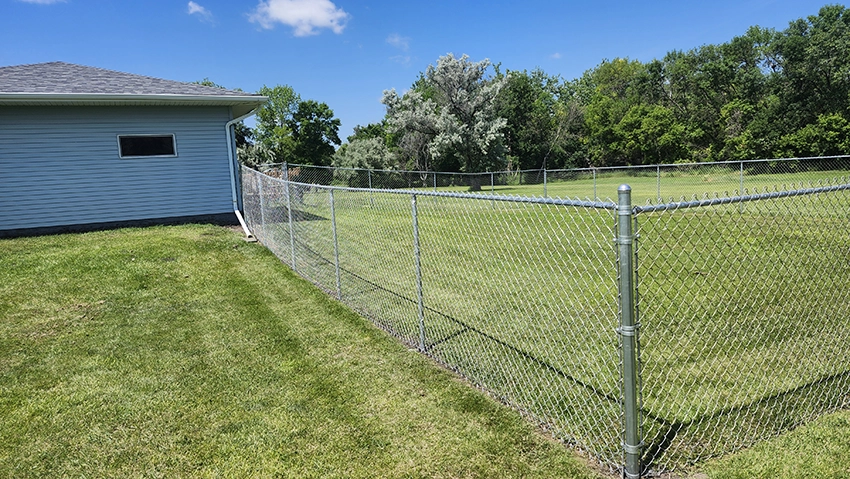 chain link fencing for backyards in East Grand Forks MN
