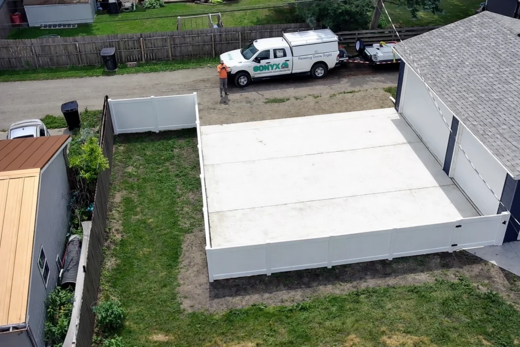 Local vinyl fence contractors in Grand Forks ND and East Grand Forks MN